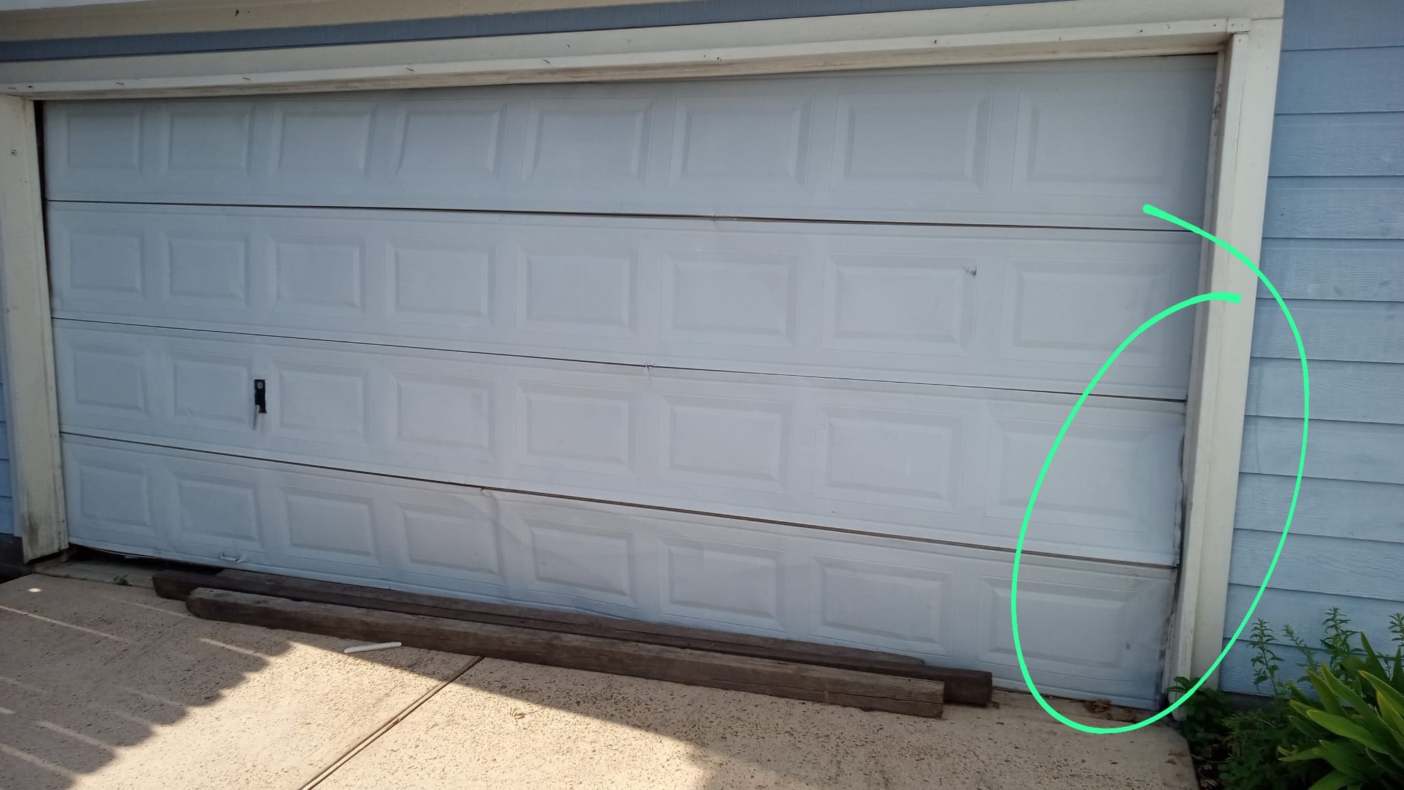 Emergency in Pasadena, TX by Lemus Garage Door Services — Licensed & Insured, (281) 906-4783