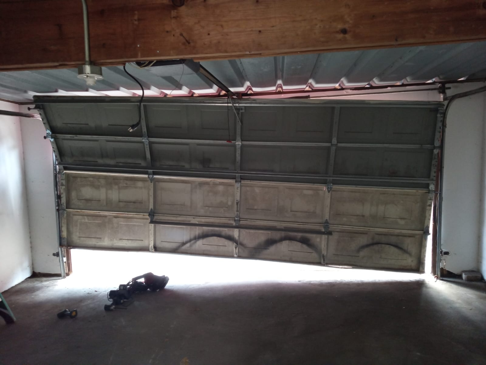 Emergency in Pasadena, TX by Lemus Garage Door Services — Licensed & Insured, (281) 906-4783