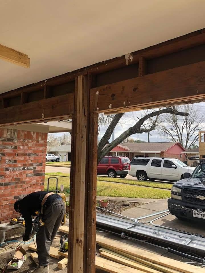Emergency in Pasadena, TX by Lemus Garage Door Services — Licensed & Insured, (281) 906-4783